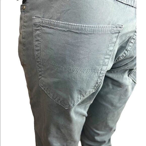 T.R.Chino's by Tailored Recreation Premium in Good Pre-Owned Condition Size 30 - Picture 7 of 8